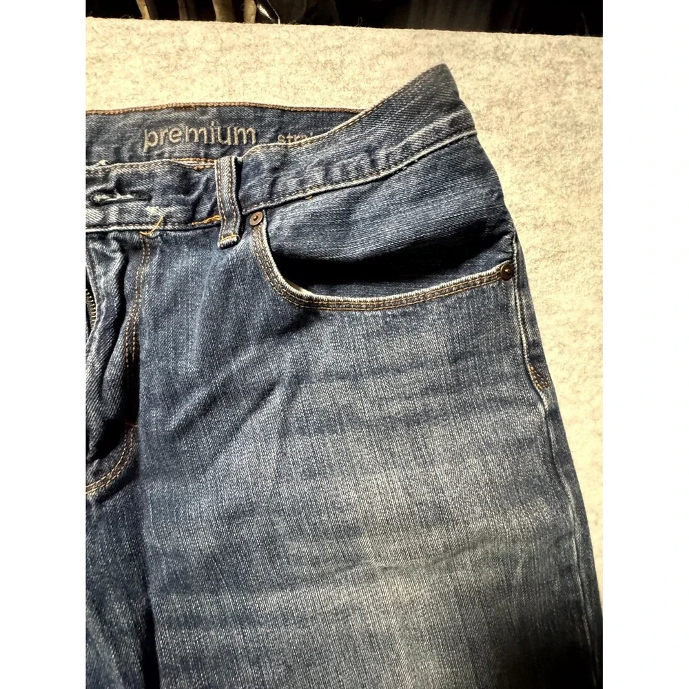 Gap Women's Size 36x30 Short Straight Leg Lightwash Jeans